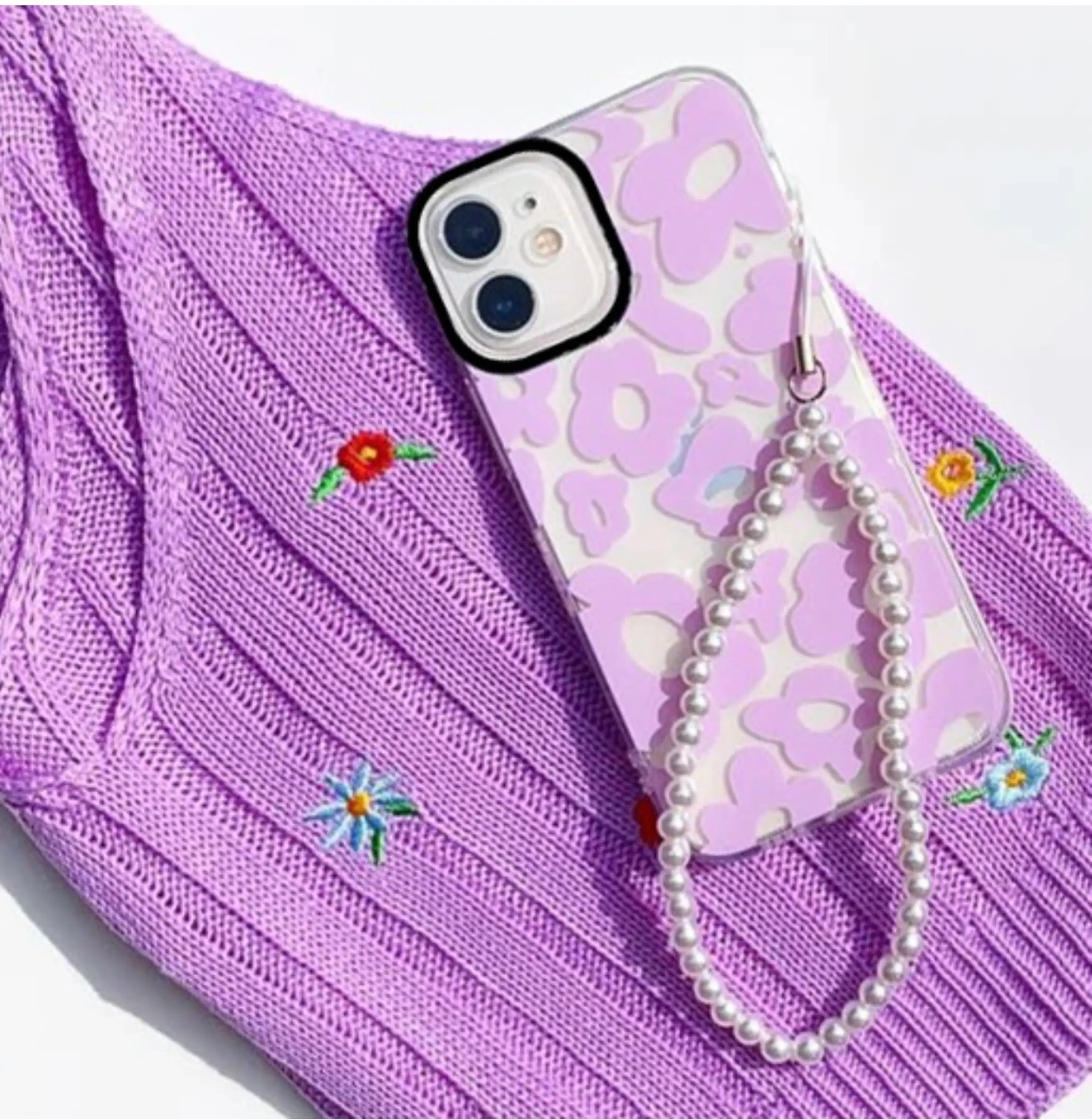 Daisy Floral Pattern Designer Impact Proof Silicon Case For iPhone With Bearded Charm